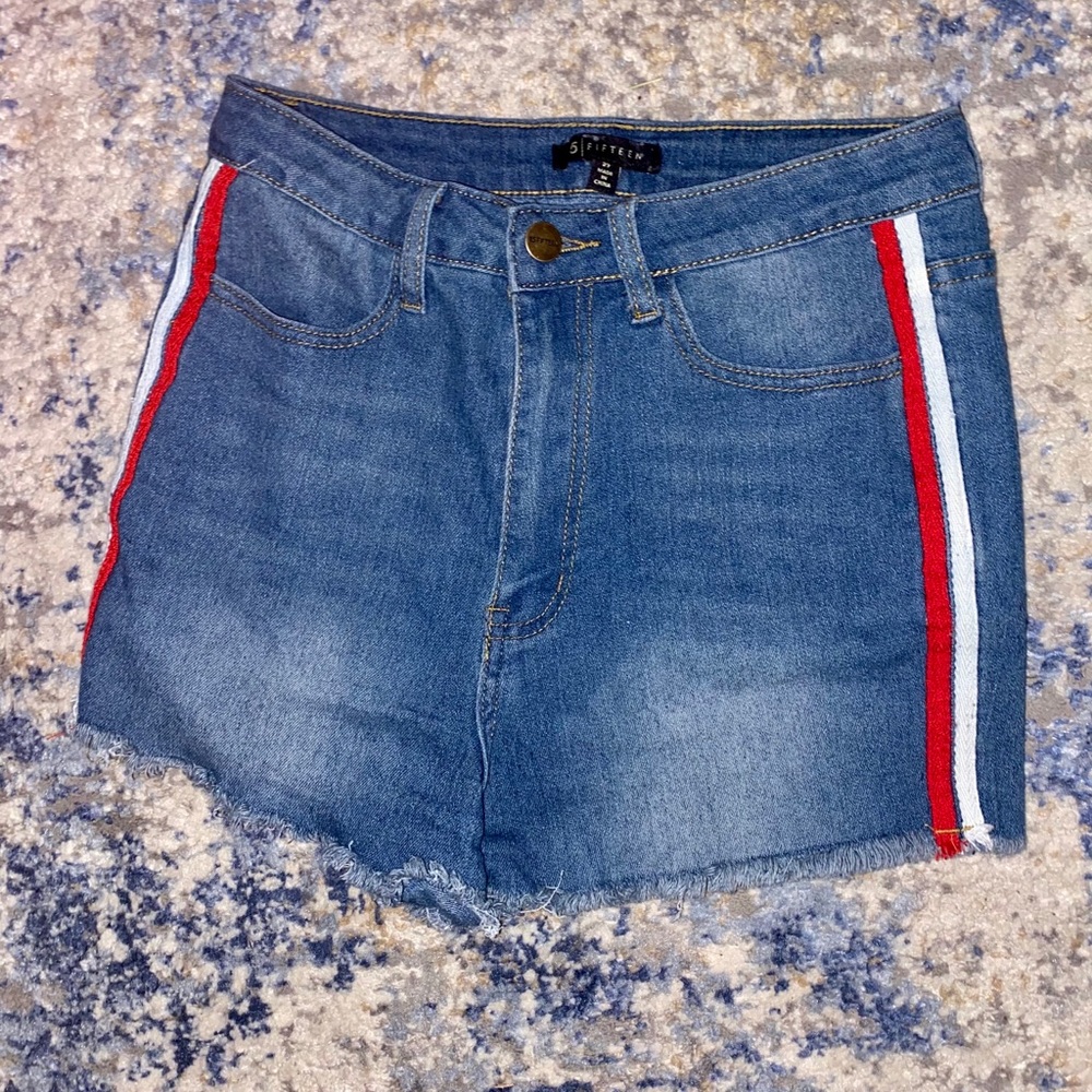 HGH WAISTED JEAN SHORTS